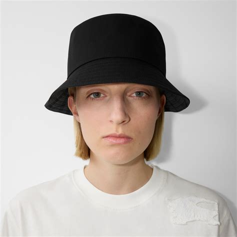 burberry bøllehat|Burberry cotton blend hat.